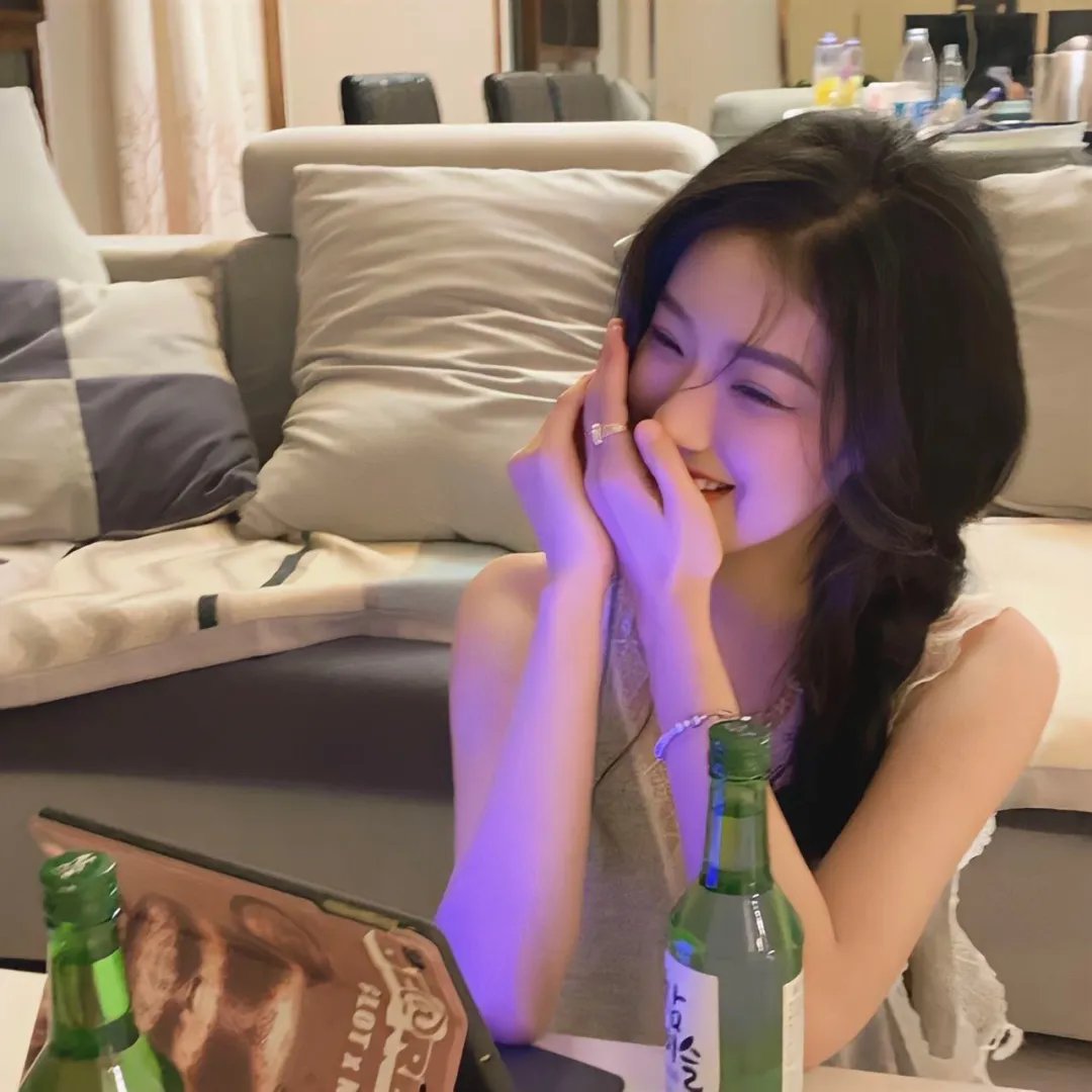 弘大夜行 海报