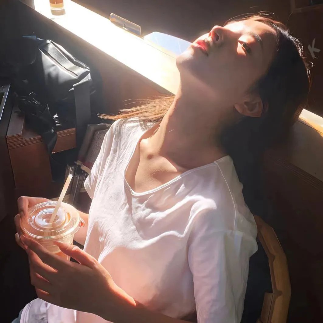 明洞晚秋 海报